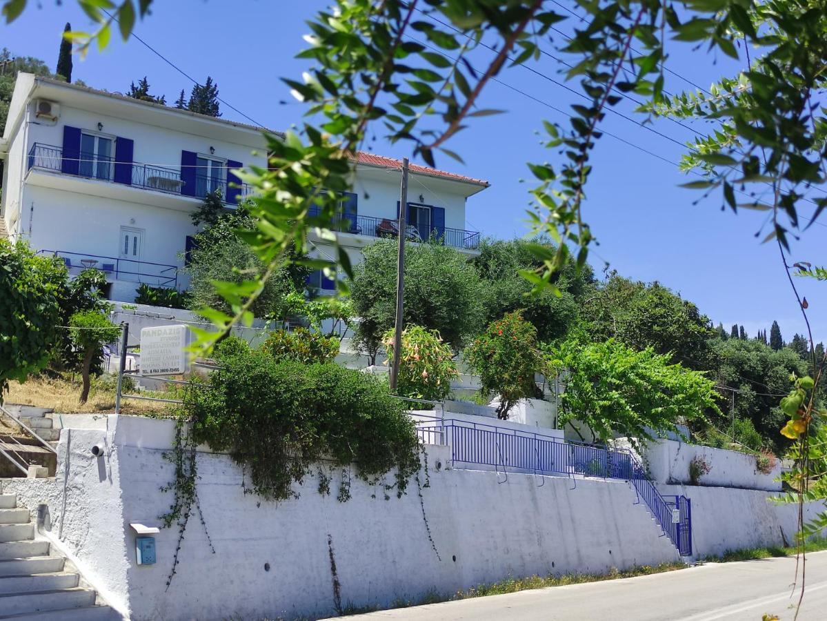 Blue And White Apartments 1 Benitses  Extérieur photo
